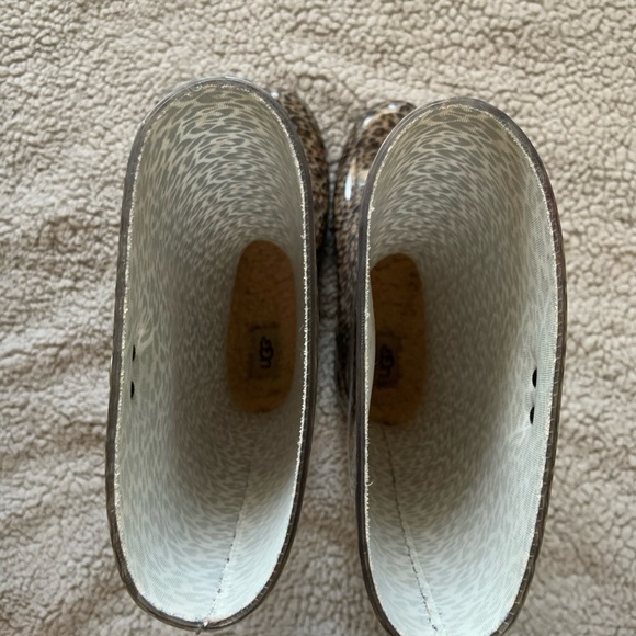 cheetah patterned UGG rain boots - Picture 2 of 4